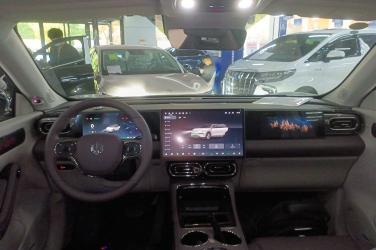 Used Leapmotor C11 2024 Range-Extended 300 Luxury Edition