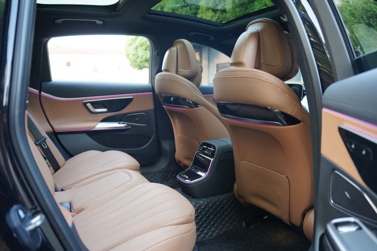 Used Mercedes-Benz E-Class 2024 E 260 L Interior 8