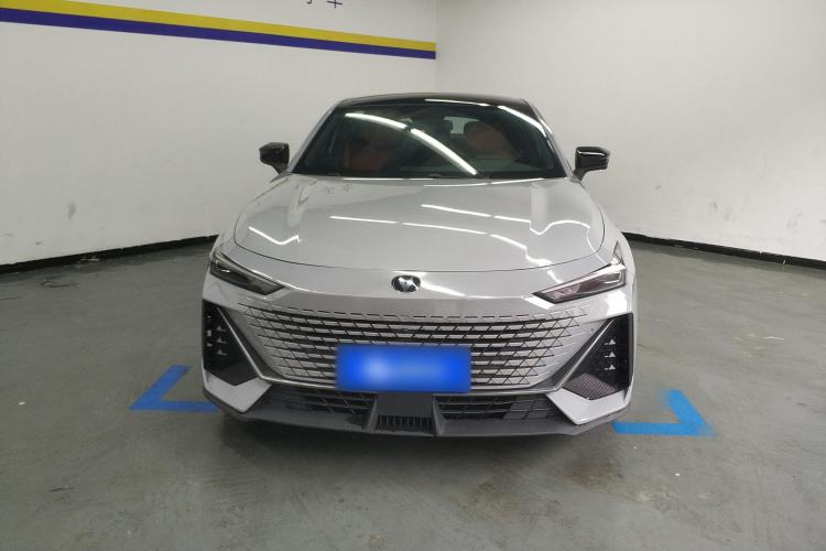 Used Changan UNI-V 2022 1.5T Prestige Version
