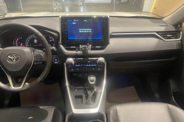 Used Toyota RAV4 2020 2.0L CVT Two-Wheel Drive Prestige Edition