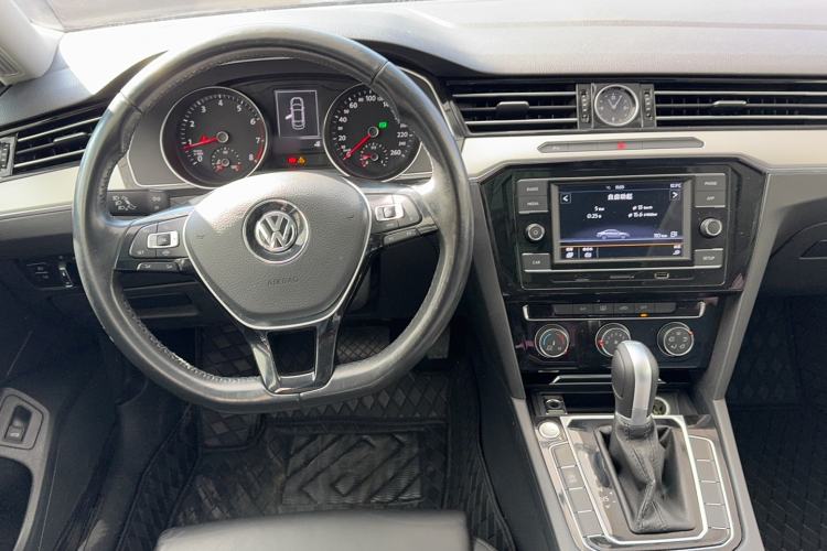 Used Volkswagen Magotan 2019 330TSI DSG Leading Edition China V Standard