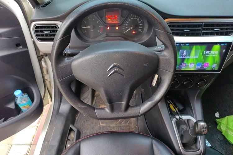 Used Citroen Elysee 2015 Zhishang Edition 1.6L Manual Fashion Model Steering Wheel