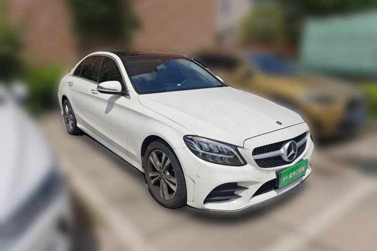 Used Mercedes-Benz C-Class 2021 C 200 L Fashion Edition Sport Version Front Right 45 Deg