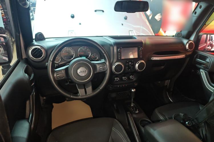 Used Jeep Wrangler 2014 2.8TD Sahara Four-Door Edition