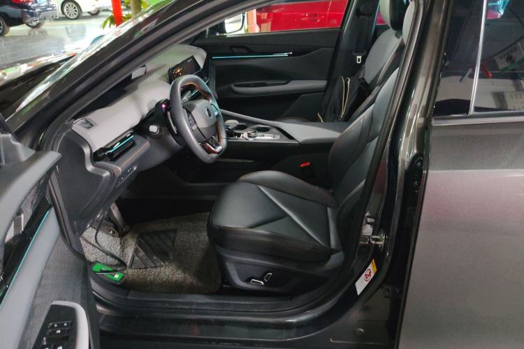 Used Changan UNI-V 2022 1.5T Prestige Version