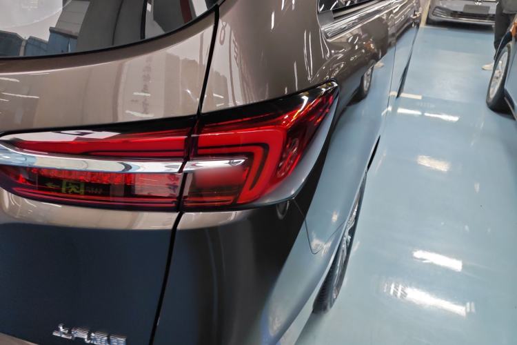 Used Buick GL8 2023 Land Executive Class Smart Enjoyment Model
