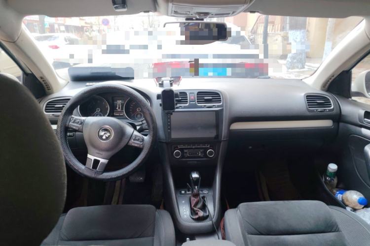 Used Volkswagen Golf 2011 1.4 TSI Comfort Travel Edition Center Console