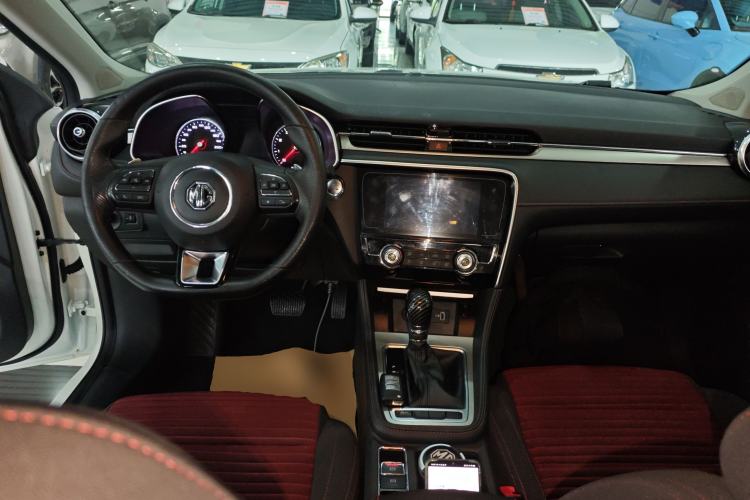 Used MG 6 2019 20T Automatic Starlight Edition Center Console