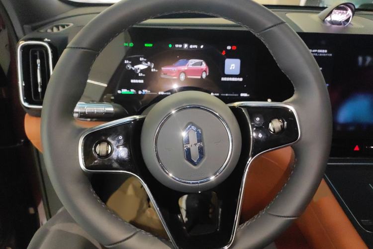 Used Hima AITO M8 2025 Extended-Range Max+ Version 53.4 kWh 6-Seater Edition