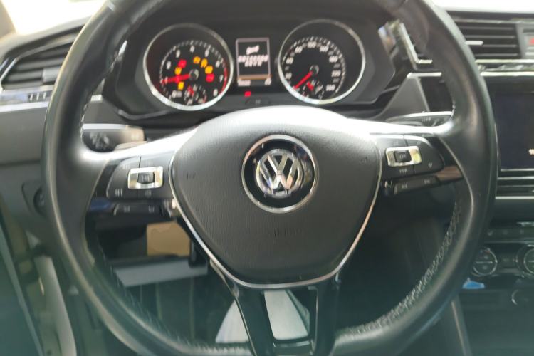 Used Volkswagen Tiguan L 2018 Facelift 330TSI Automatic Two-Wheel Drive Luxury Edition
