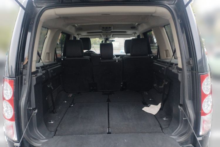 Used Land Rover Discovery 2011 3.0 SDV6 HSE Diesel Version Trunk