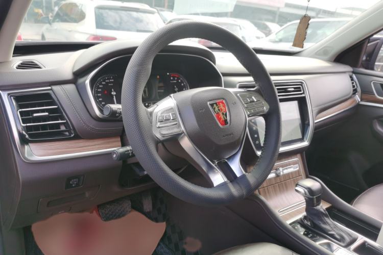 Used Roewe RX8 2018 30T Smart Connectivity Two-Wheel Drive Flagship Edition