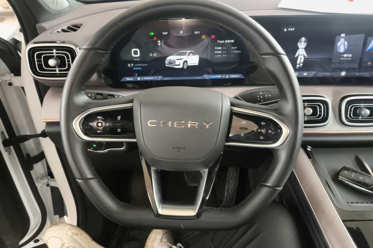 Used Chery Tiggo 9 2025 2.0T Automatic Two-Wheel Drive Luxury Edition 5 Seats Steering Wheel