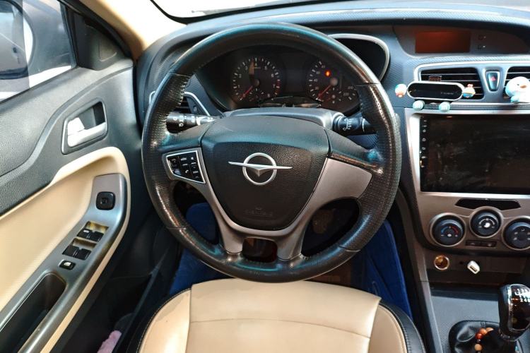 Used Haima Fumei 2016 1.6L Manual Prestige Model Upgrade Steering Wheel