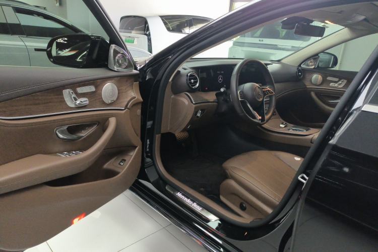 Used Mercedes-Benz E-Class 2023 Updated E 300 L Fashion Edition Driver Seat