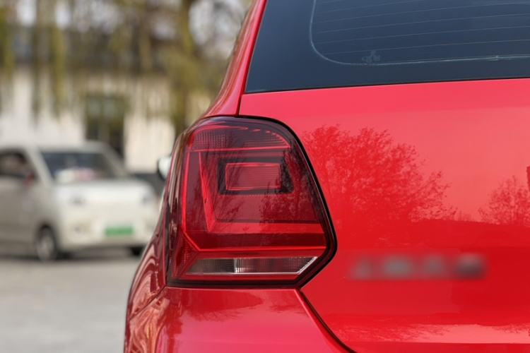 Used Volkswagen Polo 2016 1.6L Automatic Comfort Model
