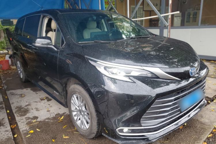 Used Toyota SIENNA 2021 2.5L Hybrid Premium Edition
