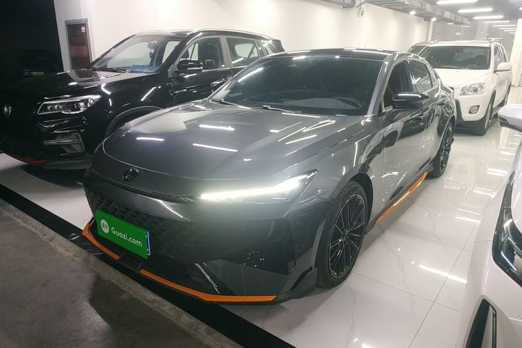 Used Changan UNI-V 2025 1.5T 500Bar Prestige Sporty Version