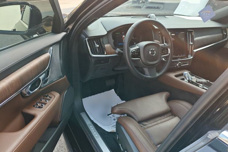 Used Volvo S90 2024 B5 Luxury Smart Edition
