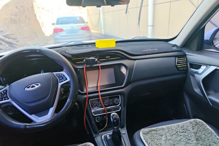 Used Chery Tiggo 3 2016 1.6L Manual ZhiShang Edition Center Console