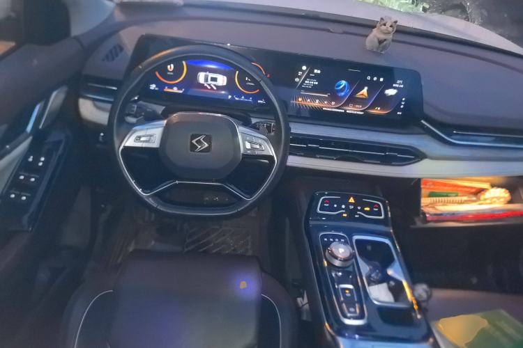 Used SOL QX 2021 300T DCT Deluxe Smart Connectivity Version
