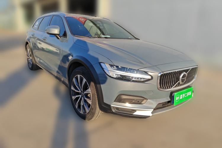 Used Volvo V90 2023 Cross Country B5 AWD Smart Range Edition
