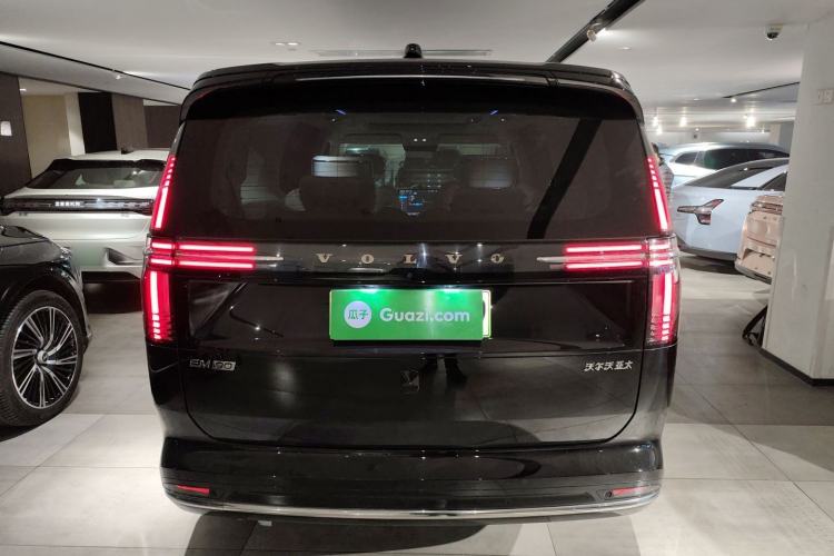 Used Volvo EM90 2025 Ultra Six-Seater