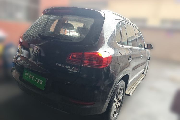 Used Volkswagen Tiguan 2015 1.8TSI Automatic All-Wheel-Drive Luxury Model Rear Right 45 Deg