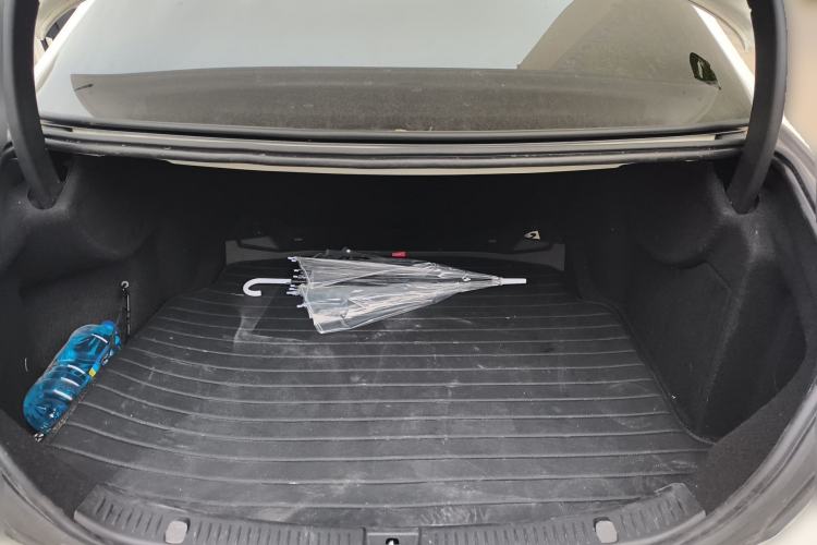 Used Mercedes-Benz E-Class 2019 E 200 Sport Edition Trunk