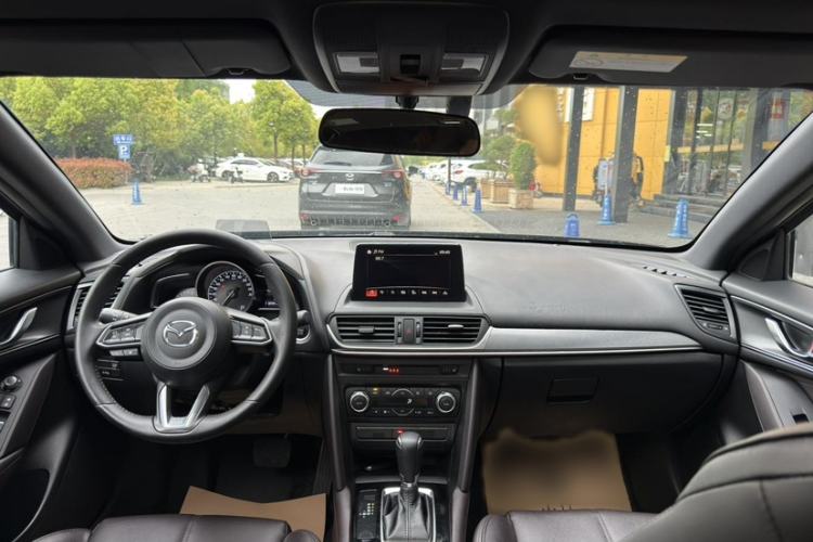 Used Mazda CX-4 2020 2.0L Automatic Two-Wheel Drive Blue Sky Leading Edition Interior 4