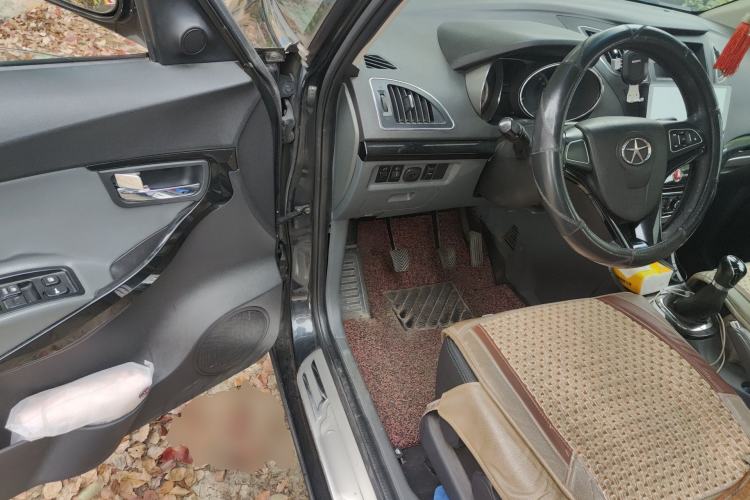 Used JAC Group Refine M2 2013 1.8L Manual Luxury 7-Seater Driver Seat