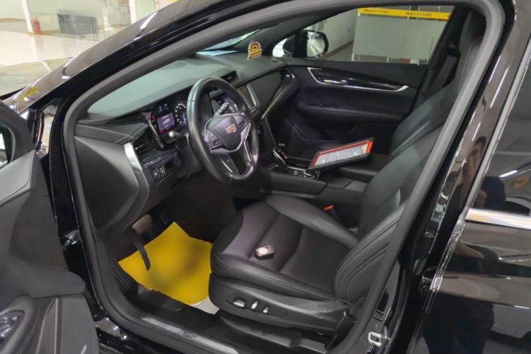 Used Cadillac XT5 2021 28T Luxury Model Left Front Seat