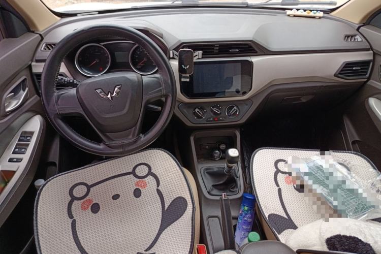 Used Wuling Hongguang 2019 1.5L S Comfort Edition China VI LAR