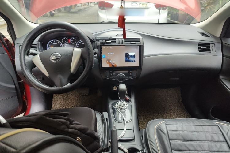 Used Nissan Tiida 2013 1.6L CVT Cool Cafe Edition Center Console