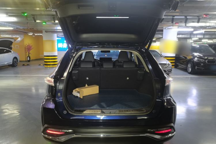 Used Toyota Harrier 2022 2.0L CVT Two-Wheel Drive Deluxe Edition Trunk