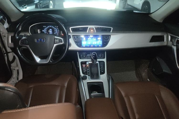 Used Geely Auto Emgrand X7 Sport 2018 1.8TD Automatic All-Wheel-Drive ZhiZun Model with 4G Connectivity Center Console