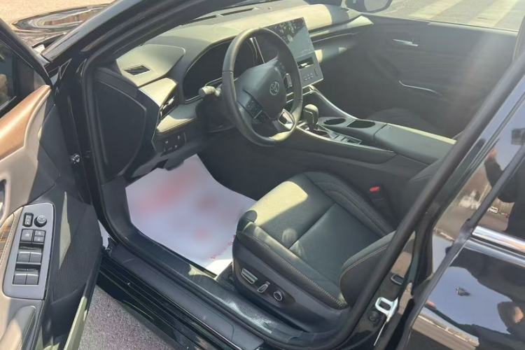 Used Toyota Avalon 2024 Dual-Motor 2.0L Premium Edition
