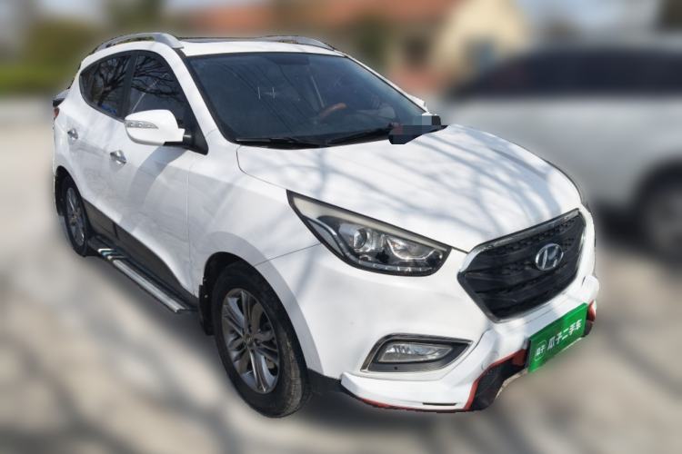 Used Hyundai ix35 2015 2.0L Automatic 2WD Smart Type China IV Front Right 45 Deg