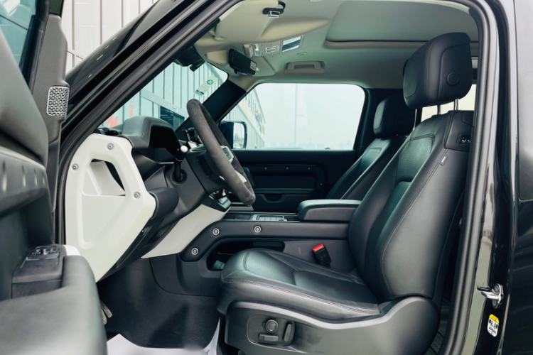 Used Land Rover Defender 2023 Facelift 90 3.0T P400 XS Interior 6