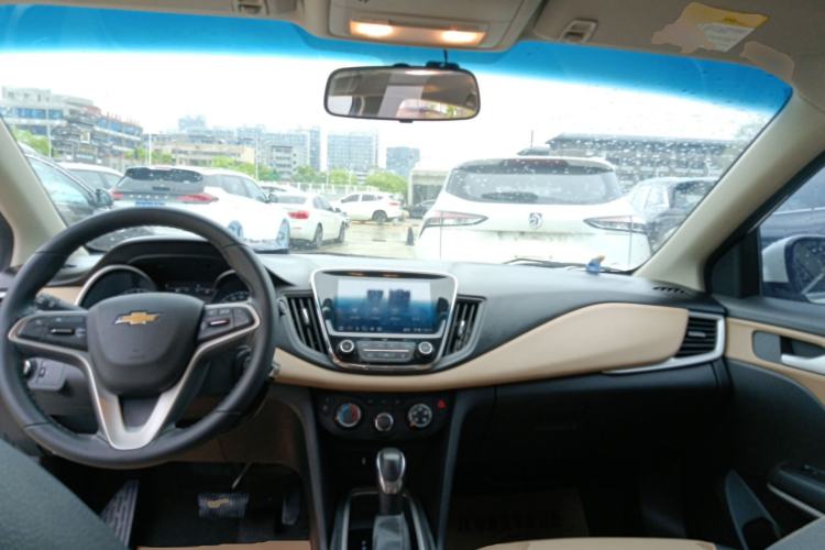Used Chevrolet Monza 2022 320 Automatic Enjoyment Edition Center Console