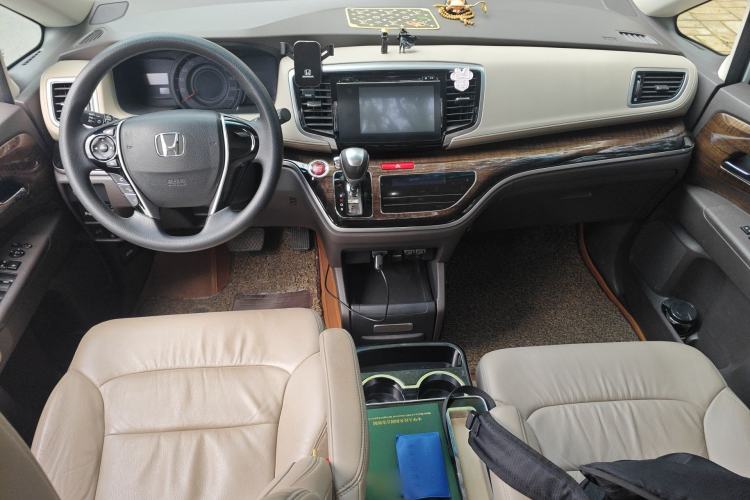 Used Honda Odyssey 2015 Revised 2.4L Luxury Edition Center Console