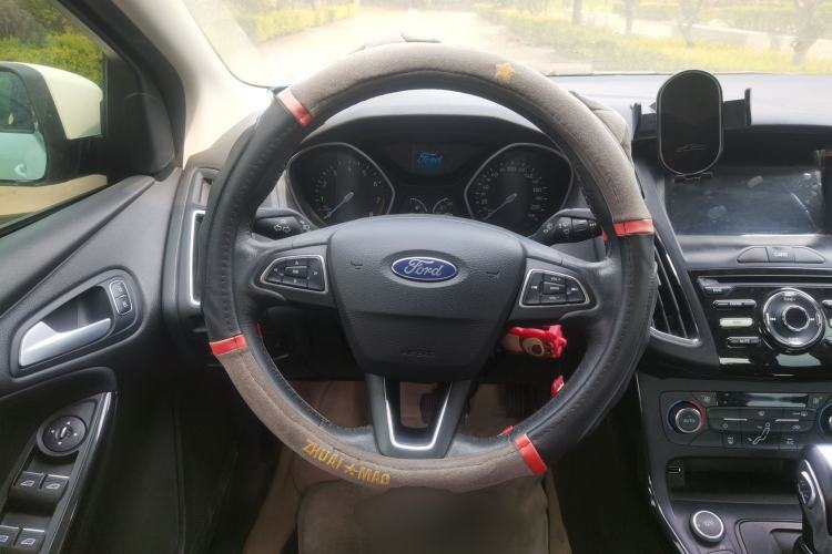 Used Ford Focus 2017 Sedan 1.6L Automatic Fashion Edition Smart Drive Version Steering Wheel