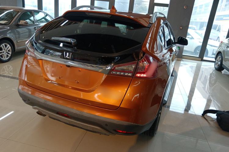 Used Luxgen U6 SUV 2015 1.8T Fashion Edition Rear Right 45 Deg