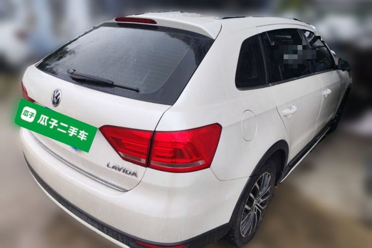 Used Volkswagen Cross Lavida 2014 1.6L Automatic