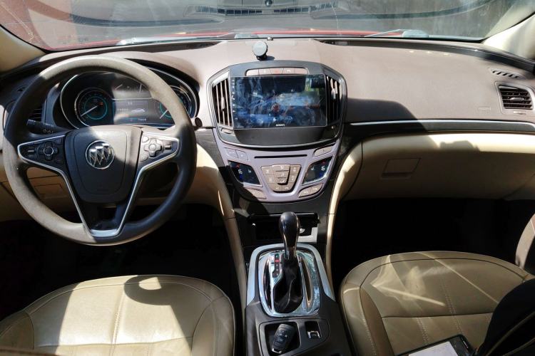 Used Buick Regal 2015 2.0L Elite Fashion Edition Center Console