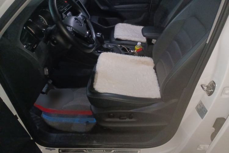 Used Volkswagen Tiguan L 2020 330TSI Automatic Two-Wheel Drive Smart Luxury Edition China VI Standard
