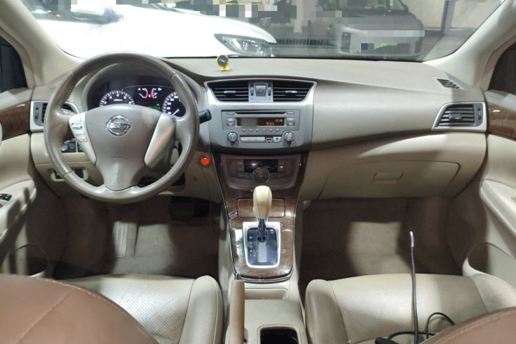 Used Nissan Sylphy 2012 1.8XL CVT Luxury Edition Center Console