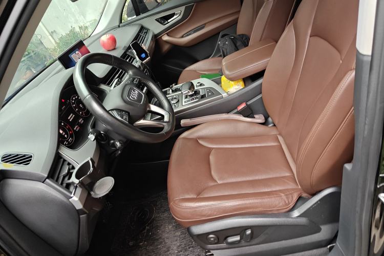 Used Audi Q7 2018 40 TFSI Comfort Model