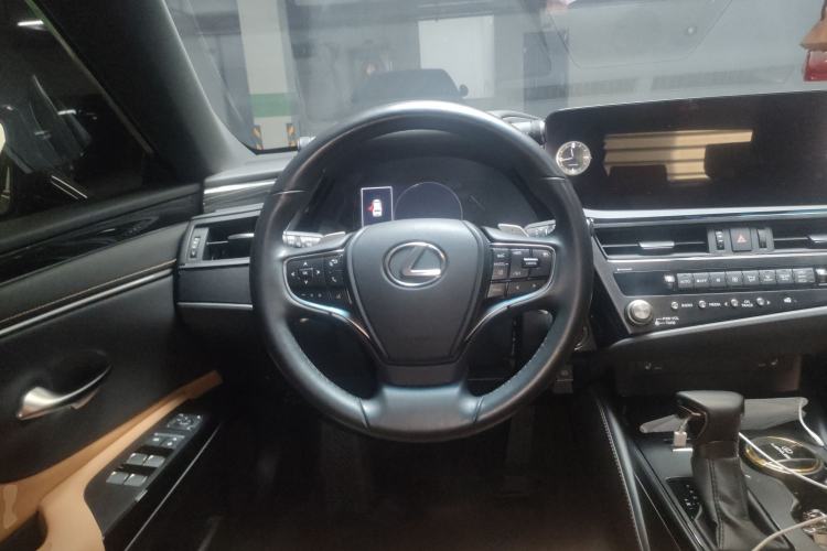 Used Lexus ES 2023 200 Excellence Edition