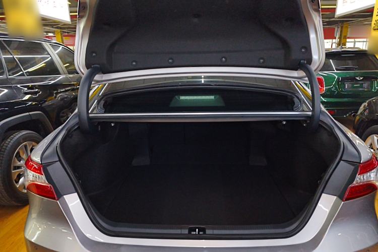 Used Toyota Camry 2021 2.0G Luxury Edition
